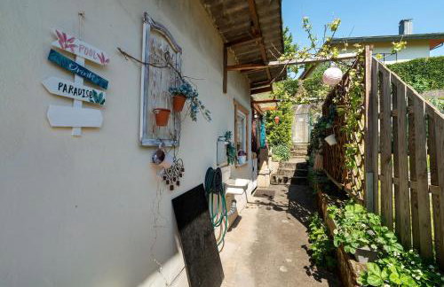 Hobbit Lounge - Photo 13