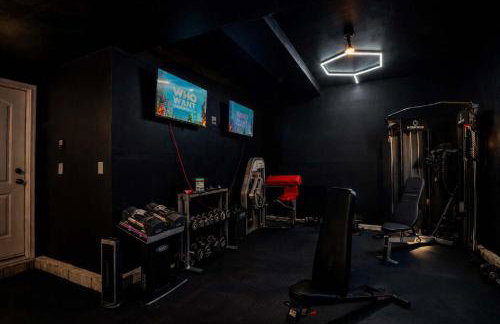 FlightDeck HotTub Fireplace NearAirport FamilyHome - Foto 2