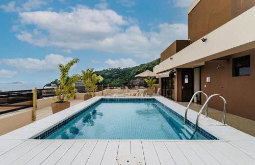 LEBLON INN RESIDENCIAL LUXUOSO com PISCINA, rooftop, academia, sauna, Varanda dentro do apt com VISTA DESLUMBRANTE, limpeza diária estilo hotel , cozinha completa 50 metros do posto 12 pauloangerami DFL15 - Foto 4