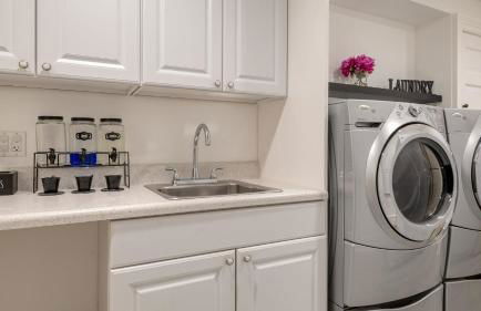 Secluded Estate Optional Guest House, Pond, Playroom, Gym & Theater Sunny Pond by Avantstay - Foto 100