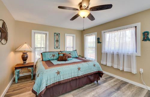 Riverfront Arkansas Abode - Furnished Deck and Grill - Foto 11