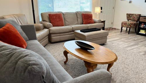 Cheerful 3 Bedroom on a Park 10 Miles from Eugene - Foto 2