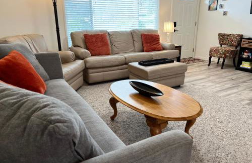 Cheerful 3 Bedroom on a Park 10 Miles from Eugene - Foto 2