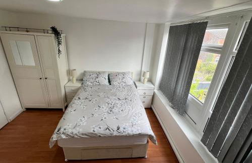 Luxury 4 Bed 3 bath 6 mins from City Renter - Foto 35