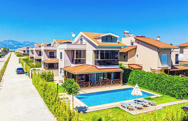 Paradise Town Villa Estella - Photo 2