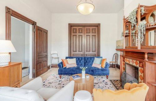 Charming Victorian Oasis with an Elegant and Spacious Haven - Foto 4