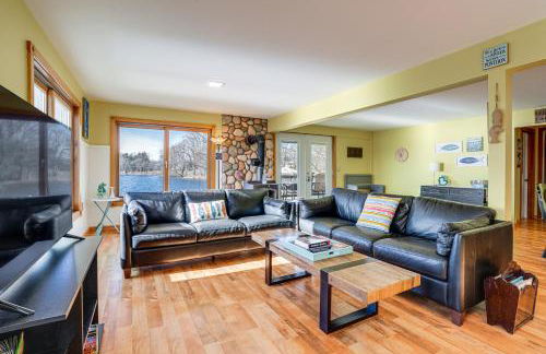 Delton Lake House with Boat Dock Fish, Swim and More! - Foto 6