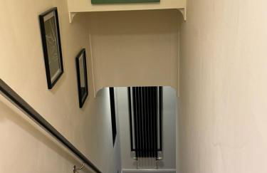 Cherry Blossom Apartment - 3 bed, parking, garden - Photo 48