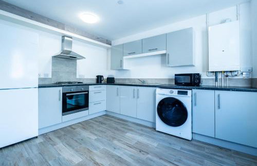 Two-bed Ground Floor Flat in Caerphilly Town Centre - Foto 9