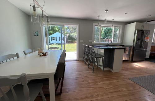 5 bedroom Cape with a pool and large yard - Foto 9