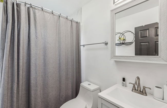 Queen G2 Mansion 3 Bedroom Home by RedAwning - Foto 16