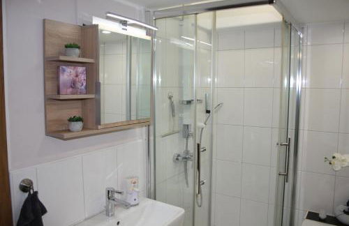 Wellnessapartment Nr2 mit Infrarot Sauna - Wallbox - Netflix - WLAN - Foto 10