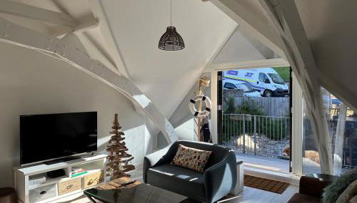 Beautiful, spacious 3 bed Brixham apartment - Photo 4