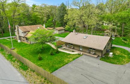 2 Houses, 22+Guests, 2 Hot Tubs, Renovated, Events Welcome! - Foto 1