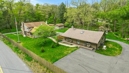 2 Houses, 22+Guests, 2 Hot Tubs, Renovated, Events Welcome! - Foto 1, Garden view