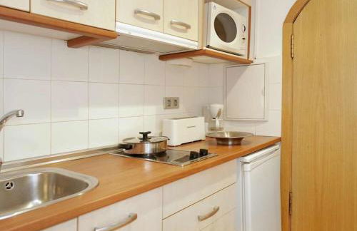 Apartamento Céntrico en Edificio Histórico con Encanto para Familias, Hasta 5 Personas - ES-341-1 - Foto 9