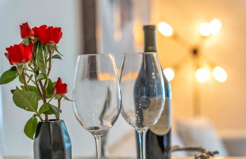 Amazing, Spacious Unit, Heart LA - Photo 2