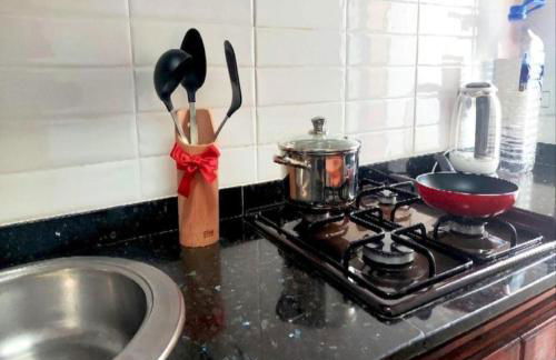 Escapada Deluxe con Wifi 2 Hab 2 Baños con Cocina & SmartTV cerca de Todo - Foto 8