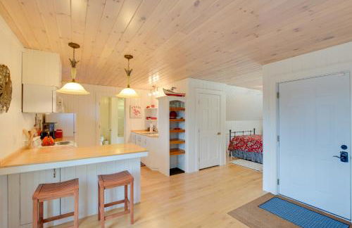 Beachfront Brooklin Studio with Private Balcony! - Photo 9