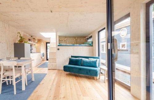 Hausboot AHOI hochwertiges Hausboote mit großer Terrasse und Kamin - Foto 3