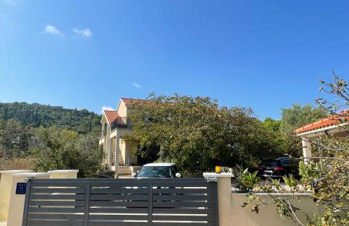 Modern Urban Oasis - Korčula - Photo 20