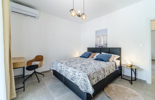 Villa Janie with a pool for up to 16 people - Photo 41