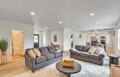 Charming Middlebury Retreat with Patio and Fire Pit - Foto 3