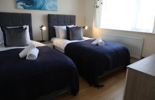 Spacious home with office and double driveway & FREE Wifi By ULTIMATE HOMES AWAY - Foto 9