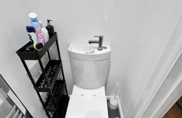 Modern 4 Bedroom House Sleeps 10 Free Parking Liverpool - Foto 28
