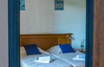 Stunning farmhouse with heated private pool in Provence - Photo 13