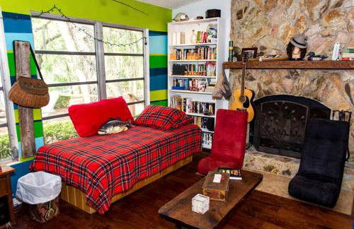 Spacious Cabin for a Group Getaway Overlooking Junior Lake in Florida - Foto 22