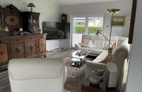 Weitblick-mit-Kind-und-Hund - Foto 1