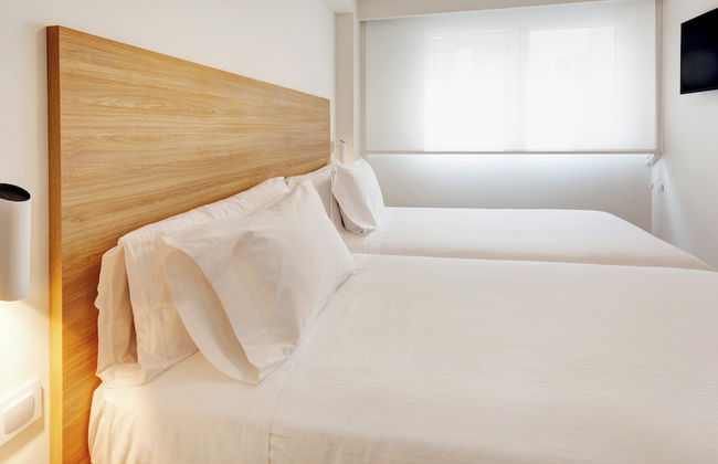 Sercotel Logroño Suites - Photo 3