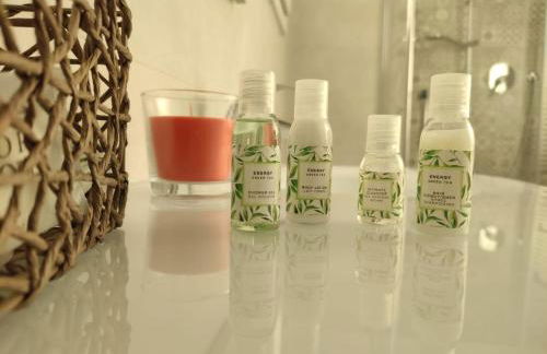 Grigio Perla Panigale, villetta con giardino, 3 camere, parcheggio privato fino 3 posti auto - Un oasi di tranquillità - Vicina all'Aeroporto, Unipol Arena e Fiera - Photo 35