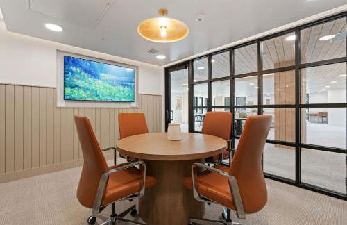 Vibrant 1BD 1BA Pool, Gym, HTub, Bowling and More - Foto 37