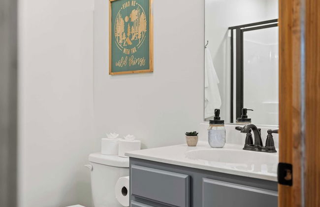 Bluejay Getaway by Avantstay Walk to Lake 7bdr, Hot Tub, Pool Table - Foto 31