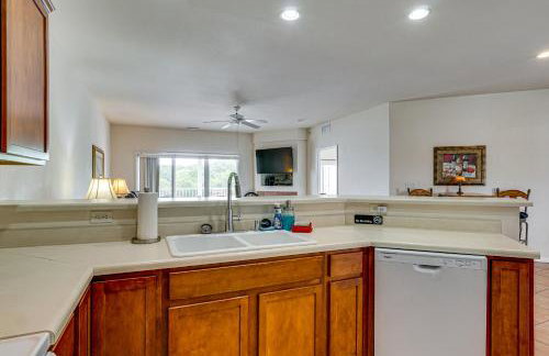 Lakefront Osage Beach Condo: Dock Your Boat Here! - Foto 11