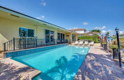 Canal Access and Pool Lighthouse Point Getaway! - Foto 2