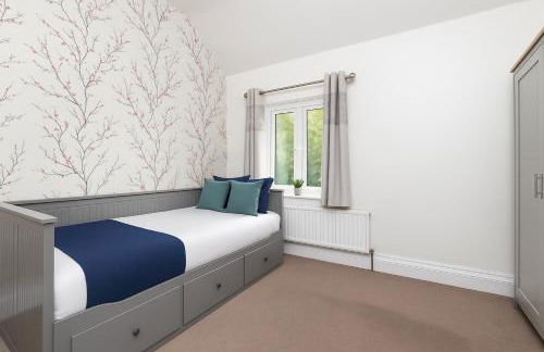 Calder Row by Alt-Stay Contractor Accommodation - 3 Bed Canal Side Contractor Home With Parking, Wi-Fi & Full Kitchen - Ideal For Long stays - Foto 15