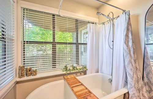 Lake-View Home with Deck and Gas Grill in Bernice! - Foto 16