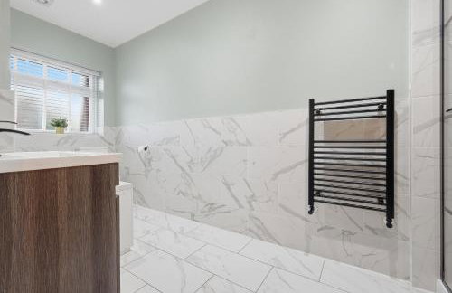 2 Royal Serviced Apartments, Ground Floor, two Bed,Fast Wifi - Space - Foto 3