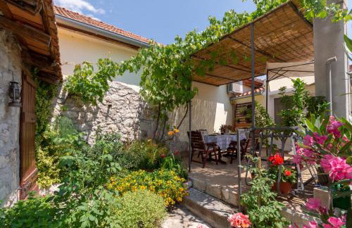 Mediterranean terrace apartment with Bikes & SUP - Photo 2