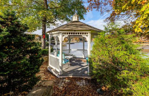 Lakefront Haven with Hot Tub and Game Room in Hickory! - Foto 39