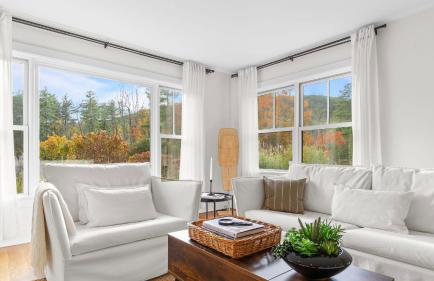 Modern Berkshires Farmhouse w Porch Fireplace Views Beaver Creek by AvantStay - Foto 9