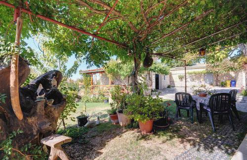 Preiswerte und schöne Ferienwohnung mit Pool, WLAN, Terrasse und Grill - Foto 5