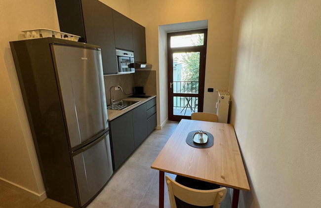 1 Bed Flat - Sleeps 2 - Pets - Smoking on Terrace - Foto 6