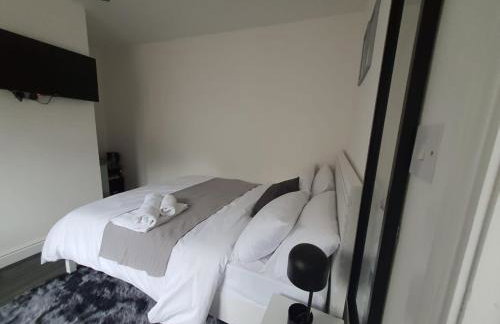 Private Room Sleeps 2 with Ensuite & Parking - Foto 11