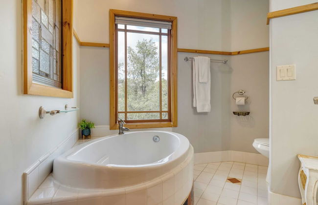 Cathedral View by Avantstay Pool Table + Hot Tub - Photo 23