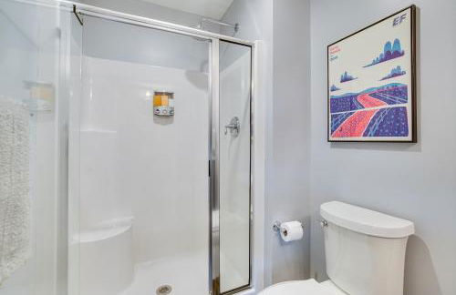 Bright and Sunny Getaway with Bikes 1 Mi to ESU! - Foto 21