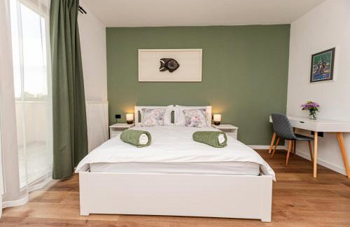 Villa Pietro with a heated Saltwater pool - Photo 58